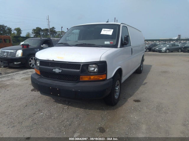 Chevrolet Express 2500 Work Van 2015 1GCWGGFFXF1107974 Image 2