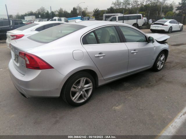 YV1612FS6E1298450 Volvo S60 T5