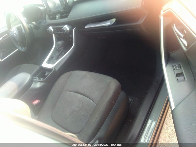 2021 Toyota RAV4, VIN: 2T3P1RFV3MW223122