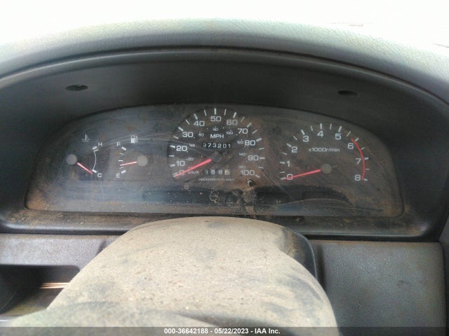 1996 NISSAN TRUCK XE VIN: 1N6SD11S2TC331276