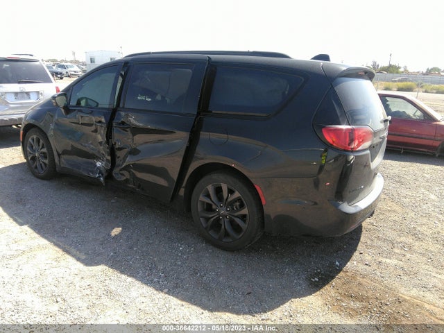 2C4RC1GG3JR165118 Chrysler Pacifica Limited