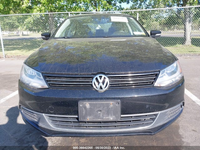 3VWD17AJ0EM425041 Volkswagen Jetta Sedan Se