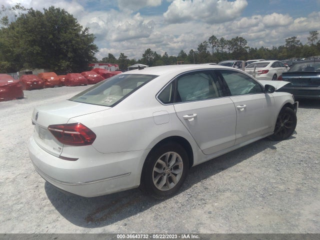 1VWAT7A33HC071424 Volkswagen Passat 1.8t S