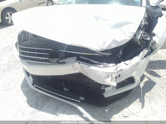 1VWAT7A33HC071424 Volkswagen Passat 1.8t S