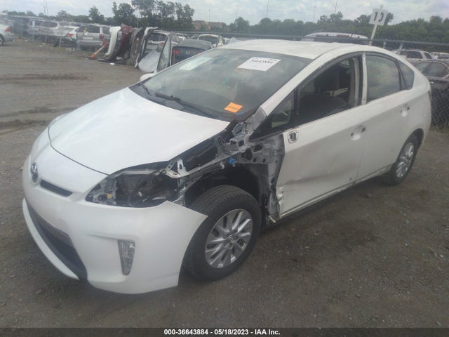 Toyota PRIUS PLUG-IN 2014 JTDKN3DP5E3050532 Image 2