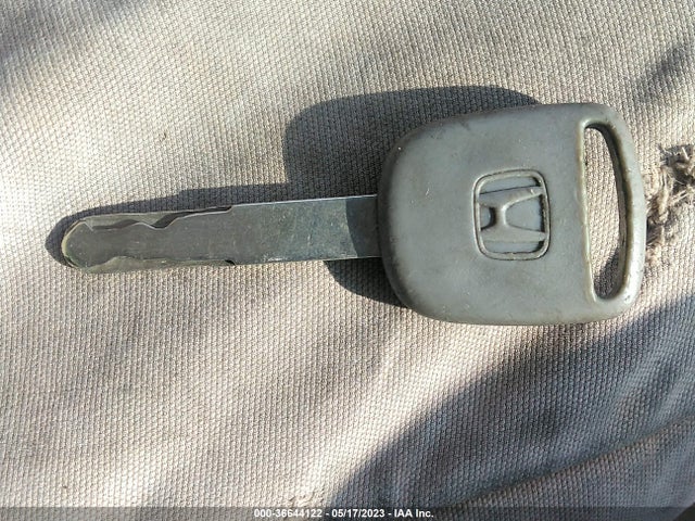 2006 HONDA CIVIC CPE LX VIN: 2HGFG12626H547810