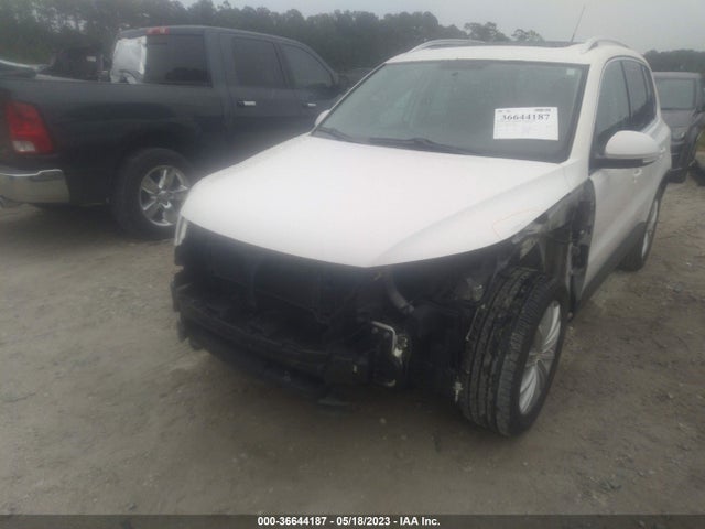 2011 VOLKSWAGEN TIGUAN SE W/SUNROOF & NAVI VIN: WVGAV7AX8BW545949