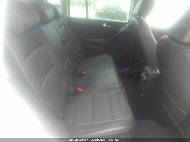 2011 VOLKSWAGEN TIGUAN SE W/SUNROOF & NAVI VIN: WVGAV7AX8BW545949