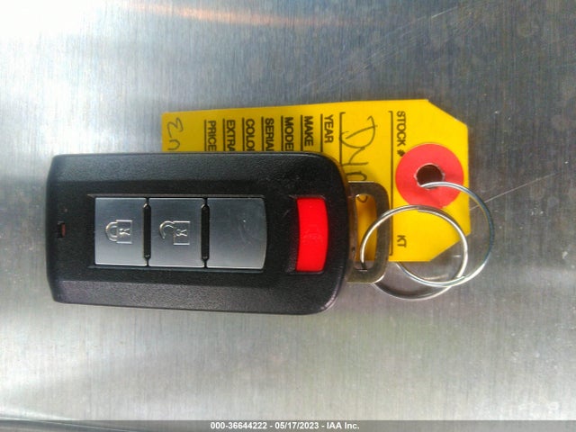 JA4AZ3A35KZ044251 Mitsubishi Outlander Se