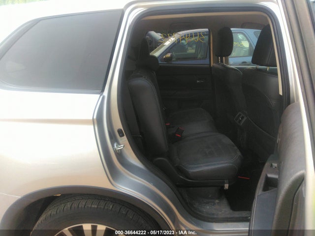 JA4AZ3A35KZ044251 Mitsubishi Outlander Se