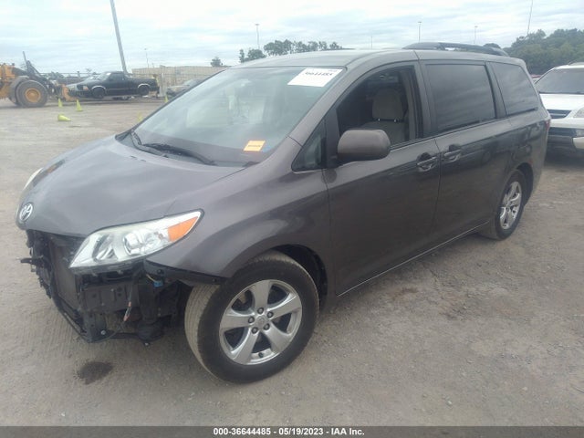 Toyota SIENNA LE 2015 5TDKK3DC3FS601420 Image 2