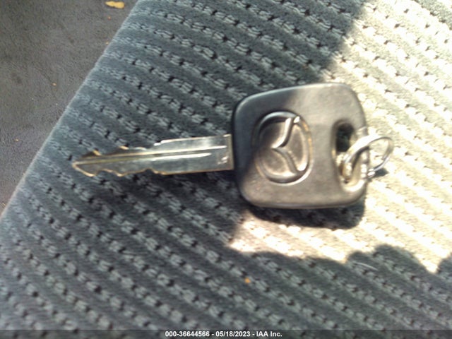 2004 MAZDA TRIBUTE LX VIN: 4F2CZ94194KM33739