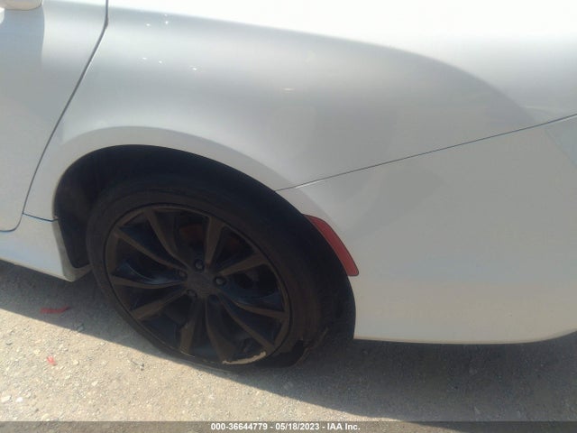 1C3CCCBB4FN637817 Chrysler 200 S