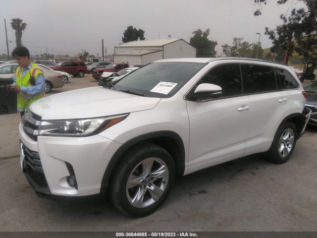 Toyota Highlander Limited 2018 5TDYZRFH9JS244481 Image 2