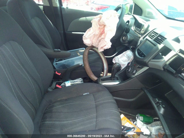 Chevrolet SONIC LT 2015 1G1JC5SH6F4127857 Image 6