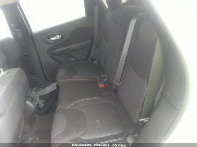 1C4PJMCS9GW303995 Jeep Cherokee Latitude