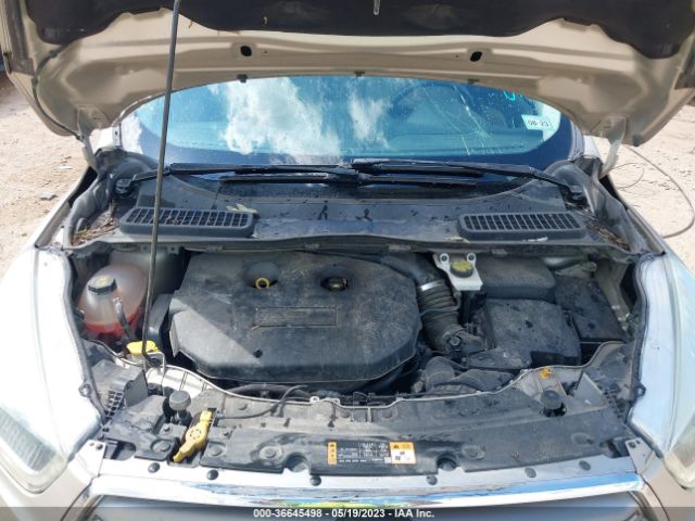1FMCU0J94HUA32092 Ford Escape Titanium