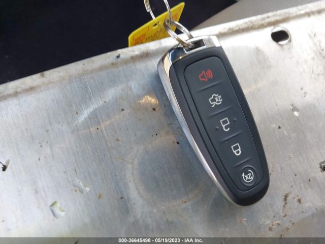 1FMCU0J94HUA32092 Ford Escape Titanium