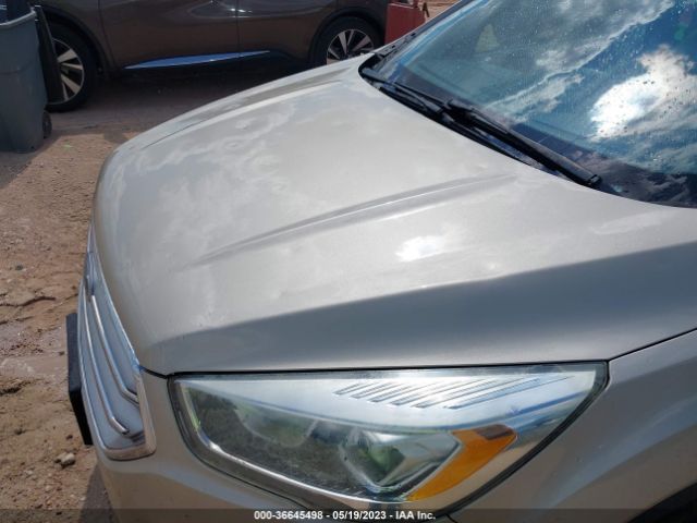 1FMCU0J94HUA32092 Ford Escape Titanium