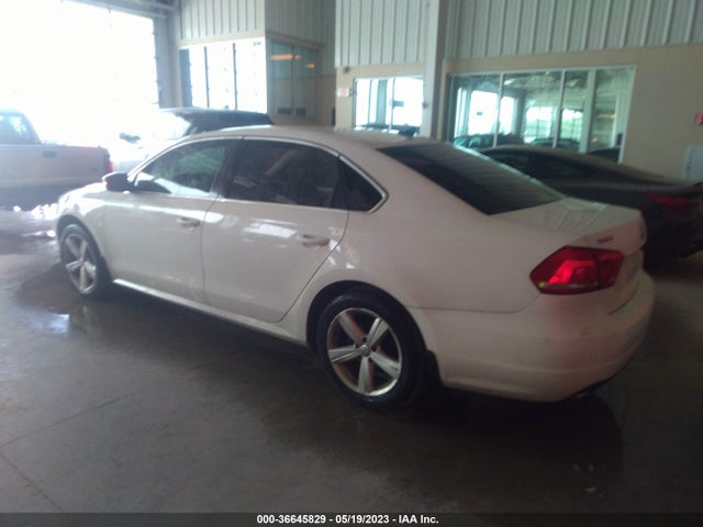 2013 VOLKSWAGEN PASSAT SE W/SUNROOF & NAV VIN: 1VWBP7A32DC114265