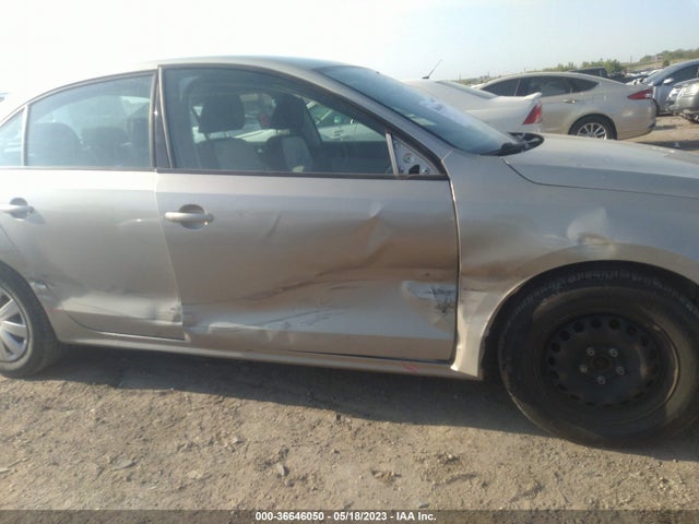 3VW2K7AJ1FM273602 Volkswagen Jetta Sedan 2.0l S
