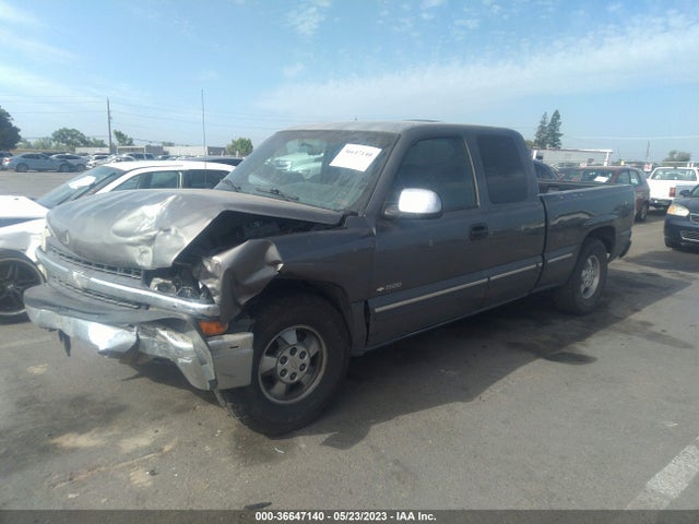 2000 CHEVROLET SILVERADO 1500 LS VIN: 2GCEC19T6Y1399853