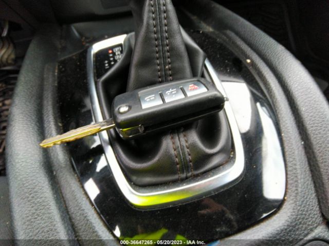 JN1BJ1CR2KW337780 Nissan Rogue Sport S