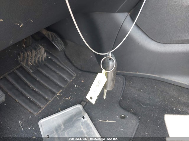 Nissan ROGUE S 2017 JN8AT2MT1HW148117 Image 3