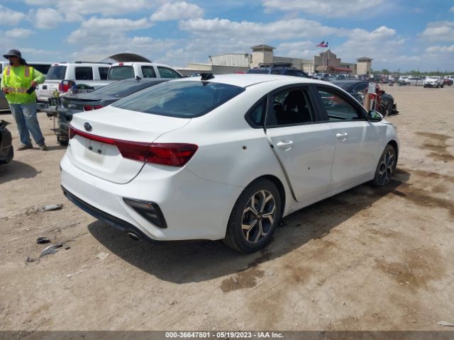 3KPF24AD0ME312877 KIA Forte Lxs
