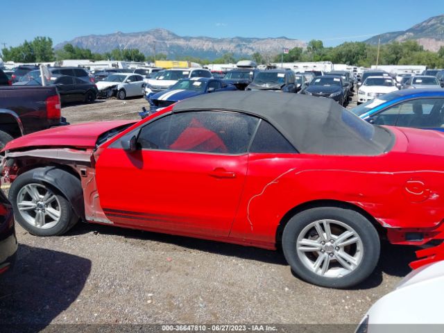 1ZVBP8EM0E5320232 Ford Mustang V6