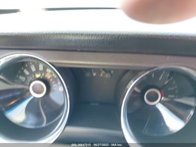 1ZVBP8EM0E5320232 Ford Mustang V6