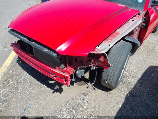 1ZVBP8EM0E5320232 Ford Mustang V6