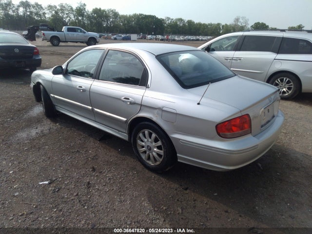 2004 HYUNDAI SONATA GLS/LX VIN: KMHWF35H34A996687
