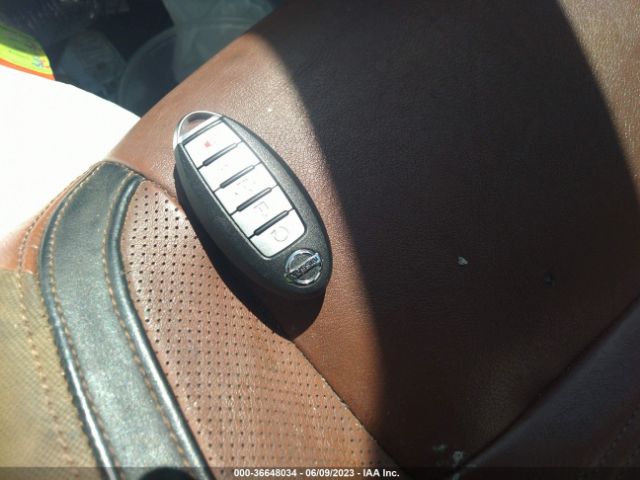 JN8AT2MVXHW255880 Nissan Rogue Sl