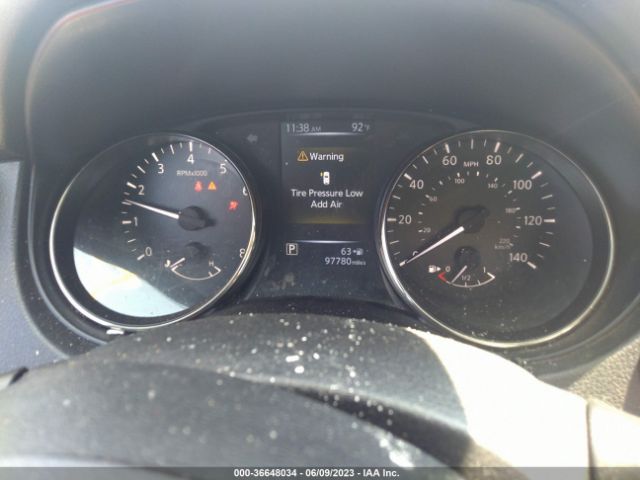 JN8AT2MVXHW255880 Nissan Rogue Sl