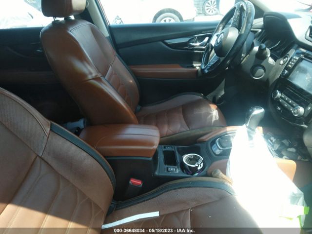 JN8AT2MVXHW255880 Nissan Rogue Sl
