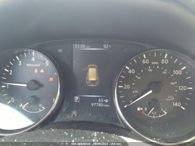JN8AT2MVXHW255880 Nissan Rogue Sl