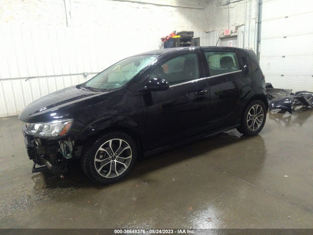 Chevrolet SONIC LT 2018 1G1JD6SB6J4135464 Image 2