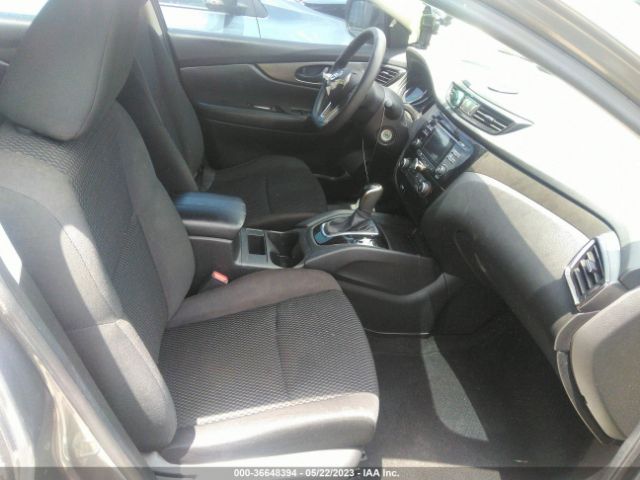 JN1BJ1CR8JW282427 Nissan Rogue Sport S