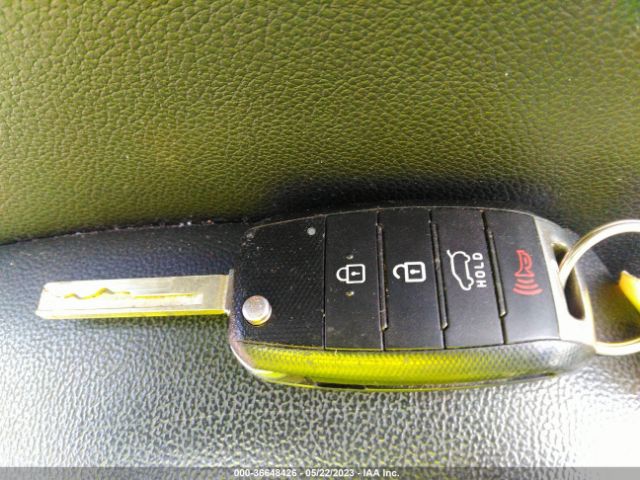 5XYPGDA34KG435434 KIA SORENTO LX