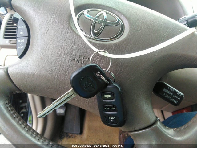 2002 TOYOTA CAMRY XLE/LE/SE VIN: 4T1BF32K32U028230