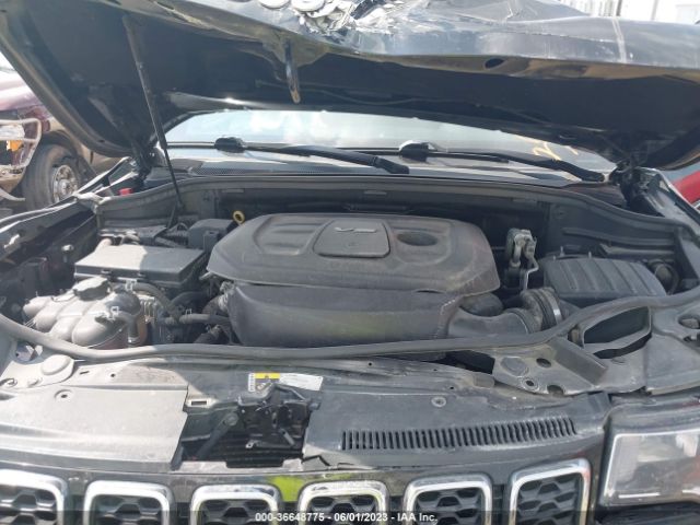 1C4RJEAGXHC822991 Jeep Grand Cherokee Laredo