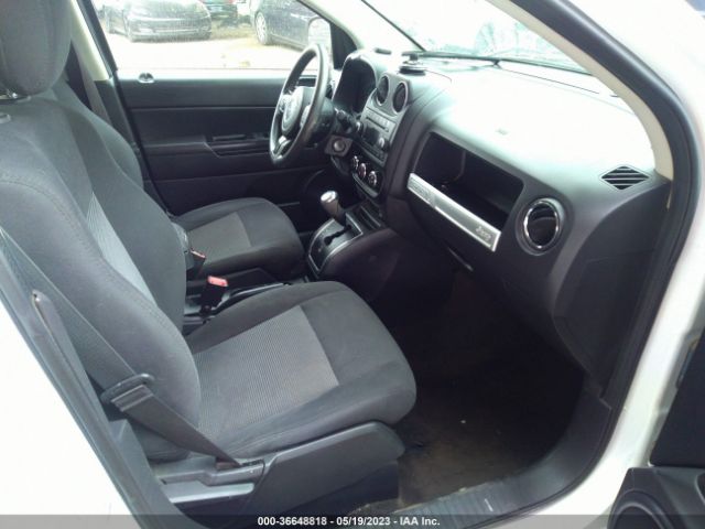 1C4NJCBA2GD567985 Jeep Compass Sport