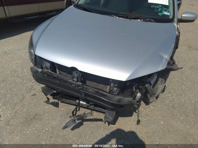 1VWAT7A32FC118732 Volkswagen Passat 1.8t Limited Edition