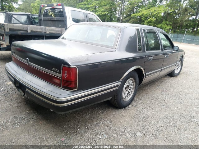 1994 LINCOLN TOWN CAR SIGNATURE/TOURNAMENT VIN: 1LNLM82W2RY773337