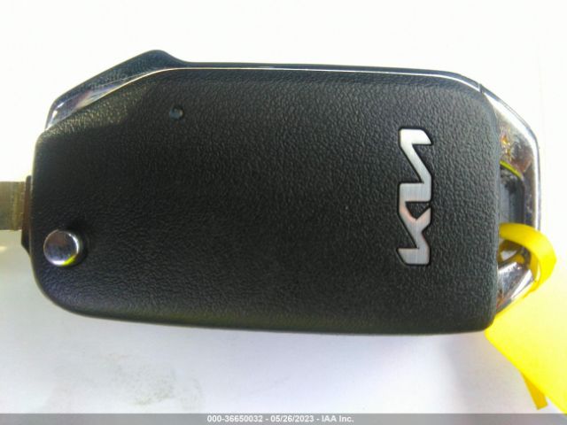 KNDJ23AU3P7196180 KIA SOUL LX