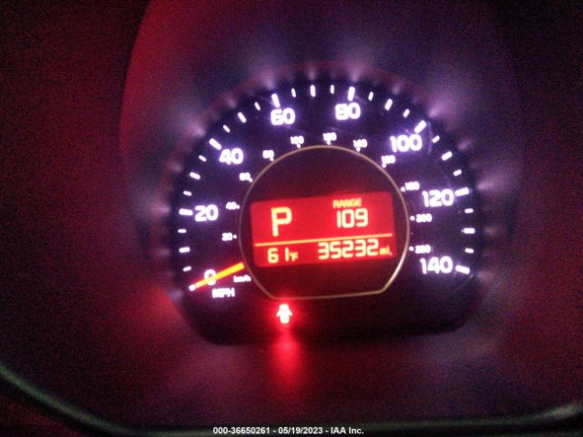 KNDJN2A22F7814264 KIA Soul Base