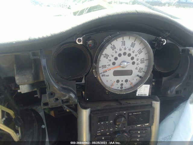 2002 MINI COOPER HARDTOP VIN: WMWRC33452TC32383