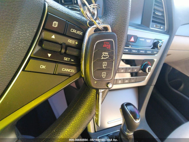 Hyundai SONATA SE 2017 5NPE24AF1HH536805 Image 3