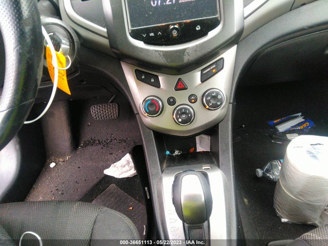 Chevrolet SONIC LT 2015 1G1JC5SH8F4172489 Image 3